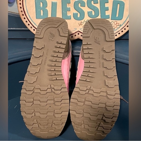 New Balance Brown and Pink 675 Sneakers - Picture 2 of 3